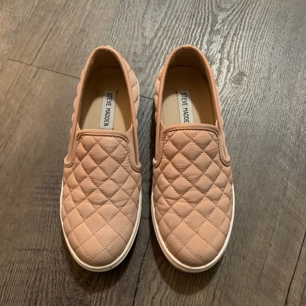 Girls Steve Madden slip on shoes